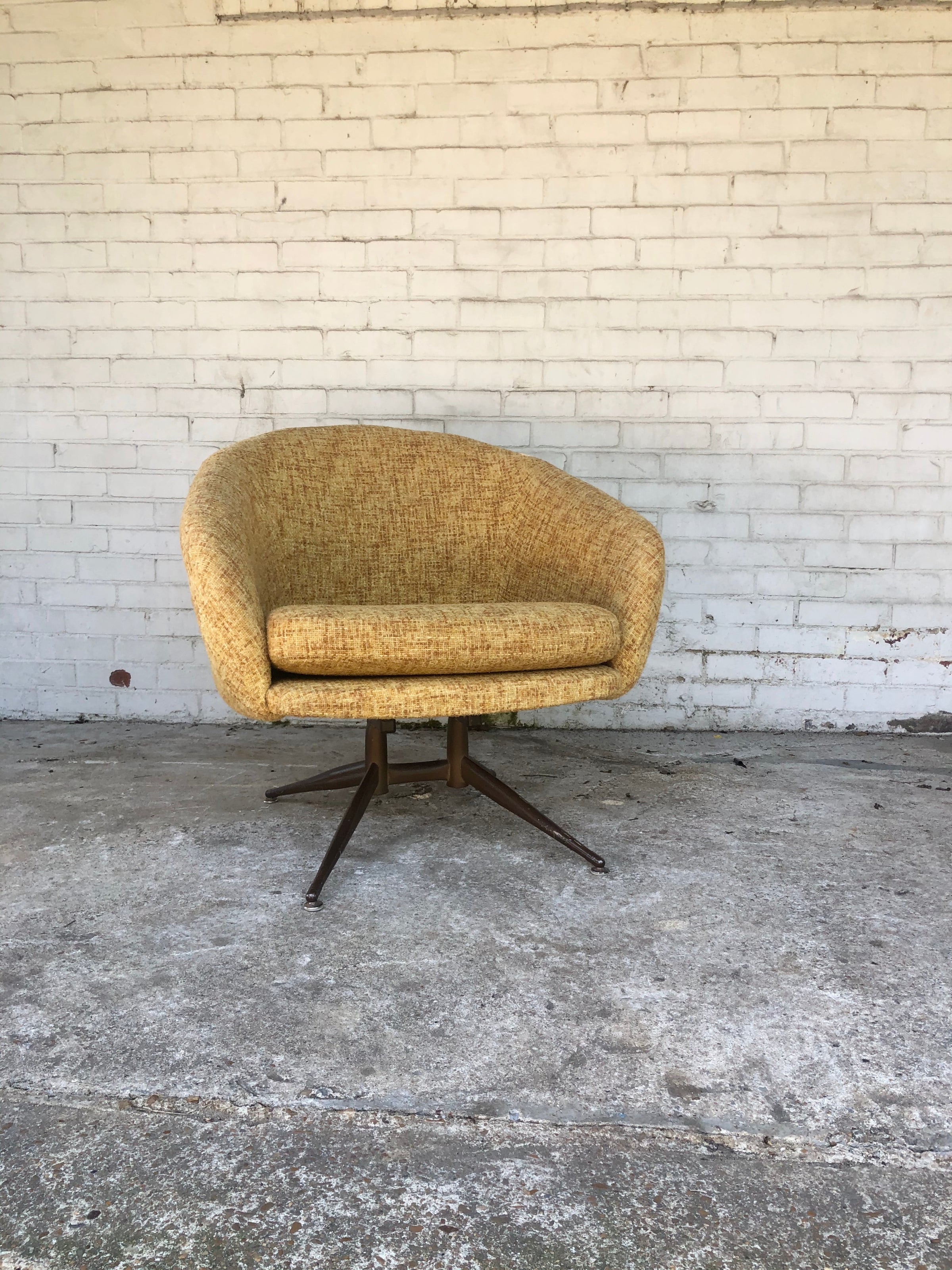 Viko Baumritter Pod Chair